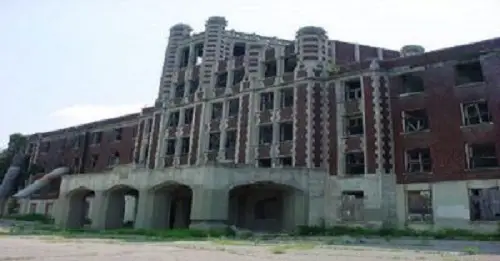 Entering This Haunted Kentucky Sanatorium Isn’t For The Faint Of Heart! post thumbnail image