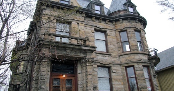 Cleveland’s Most Haunted House Has a Dark History Of Cults, Evil, And Death post thumbnail image