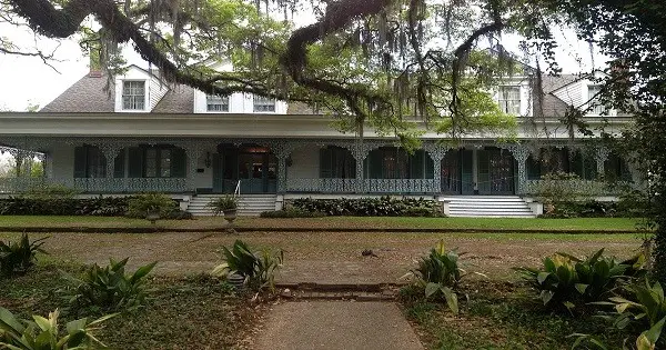 Welcome To America’s Most Haunted Inn | Myrtles Plantation post thumbnail image