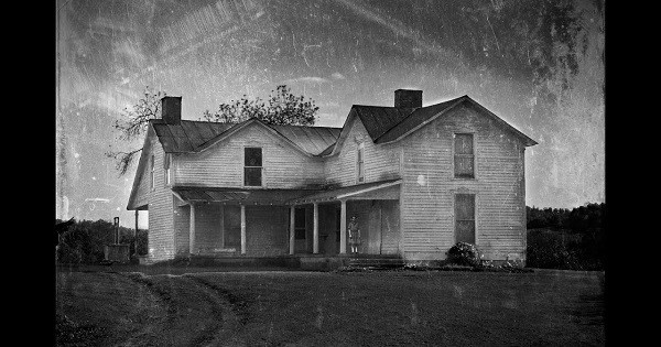 This Illinois Farm Has A Terrifying Reputation For Being Haunted post thumbnail image