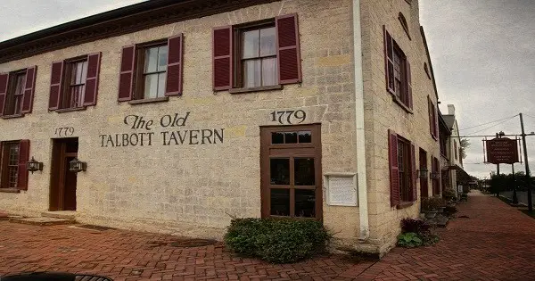 This Haunted Kentucky Tavern Has Been Open Since 1779 post thumbnail image
