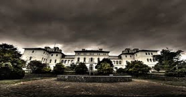 This Massive Abandoned Asylum Is Said To Be Australia’s Most Haunted Location And You’re Invited! post thumbnail image