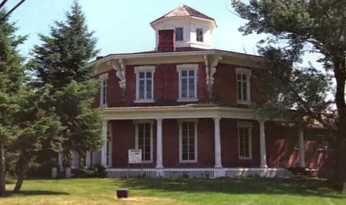 A Creepy Look At One Of Michigan’s Most Haunted Houses – The Octagon House post thumbnail image