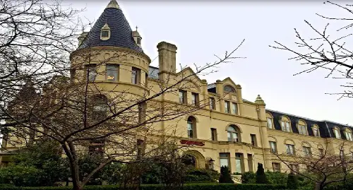 This Washington Hotel Is A Century-Old Haunted Castle You Can Stay At post thumbnail image