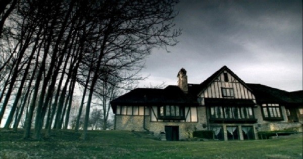 This Indiana Farm Has a History Of Serial Killers And Poltergeist Activity post thumbnail image