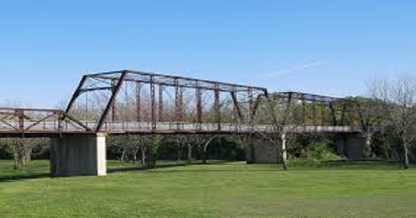 This Texas Crossing Bridge Has a Creepy Paranormal History Behind It post thumbnail image