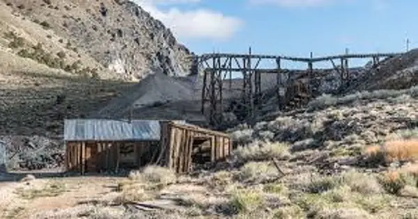 This Man Spent His Entire Live Savings To Buy A Ghost Town post thumbnail image
