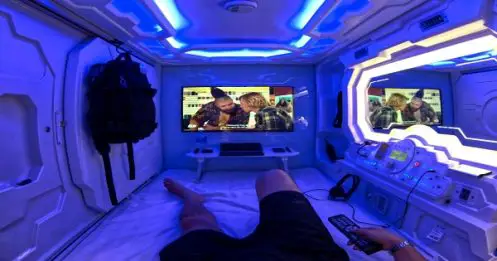 This $25 Capsule Hotel Room Will Make You Feel Like You’re In The Future post thumbnail image
