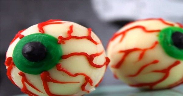 3 Horrifically Good Halloween Eye Ball Treat Recipes post thumbnail image
