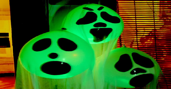 These Easy DIY Halloween Ghost Balloons Will Leave Your Guests In Awe post thumbnail image