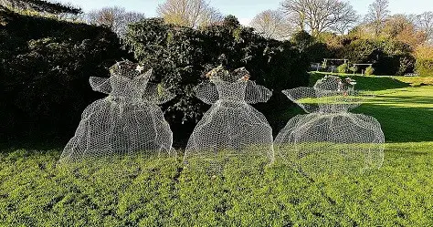 How To Create Your Own Halloween Chicken Wire Yard Ghost post thumbnail image