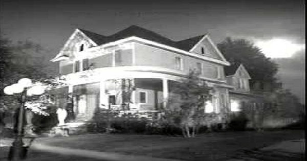 Now Is Your Chance To “Own” One Of The Most Haunted Houses In The U.S.A. post thumbnail image
