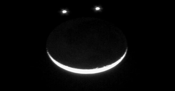 There’s Going To Be A Smiley Face In The Night Sky This Weekend post thumbnail image