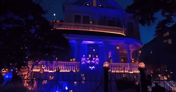 Ghost Manor – New Orleans Best  Decorated Halloween House post thumbnail image